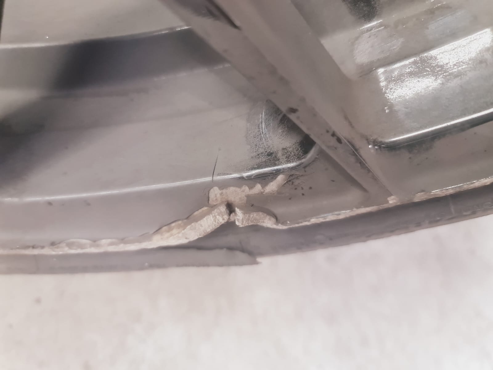 Emergency alloy wheel welding - 24/7 mobile repair service