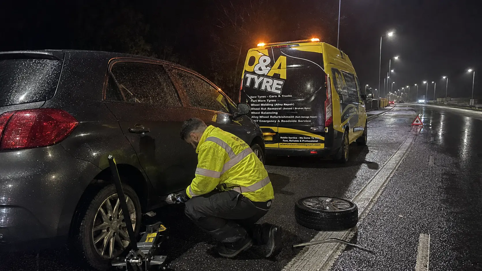 24 hour emergency roadside mobile tyre fitting in Stockport